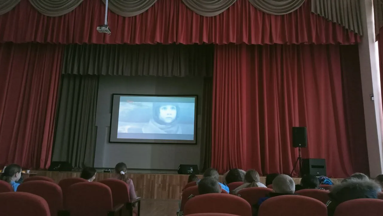 🎬 В лицее прошел Всероссийский кинопоказ, посвященный прорыву блокады Ленинграда.  В течение месяца 