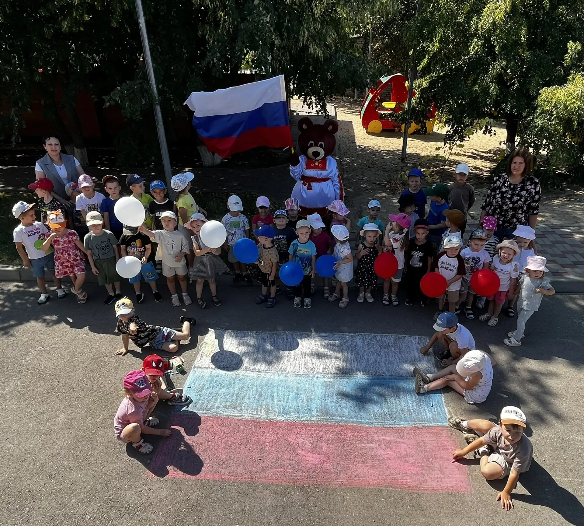 Сегодня в нашем детском саду было по-особенному ярко и шумно. Мы провели замечательную ...