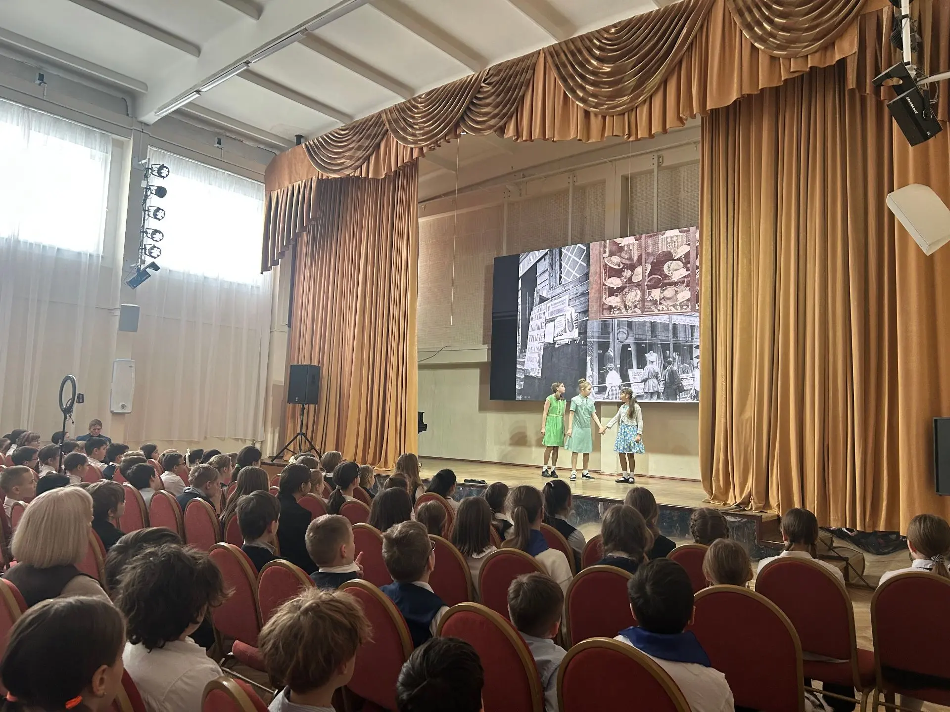 Уроки памяти, посвященные Дню  полного освобождения Ленинграда от фашистской блокады   🕯27 января - 