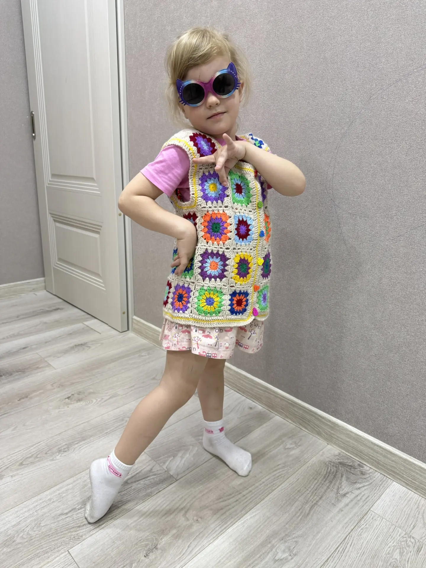 Жилетка для Маши готова🤗🧶 будет теперь красивая гулять по деревне😀