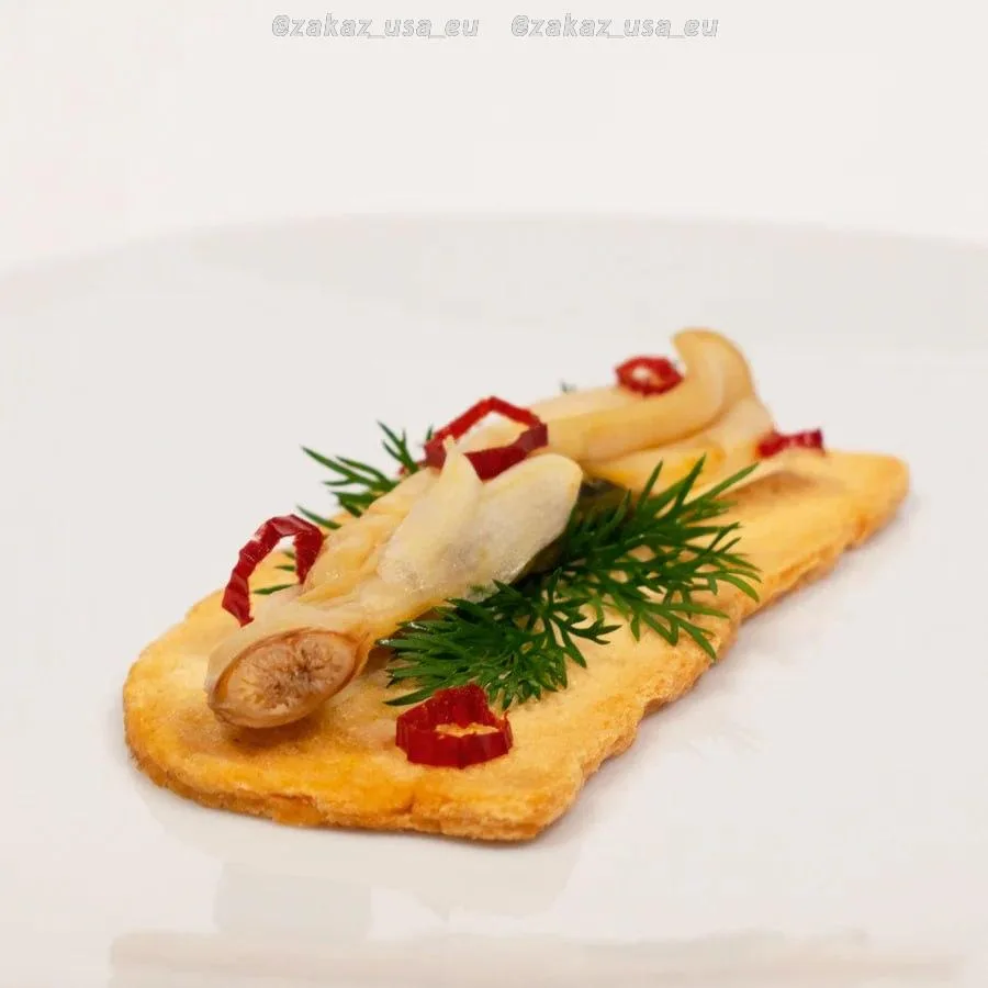 Морепродукты José Gourmet отлично сочетаются с хрустящим хлебом, сырами, оливками и бокалом белого в