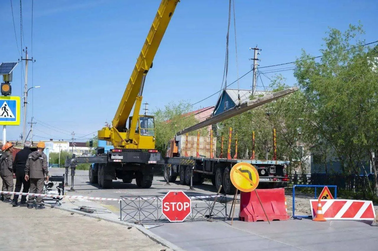 🚧 В Ямальском районе начался дорожный сезон.

Главным объектом ремонта в этом году станет улица Мир