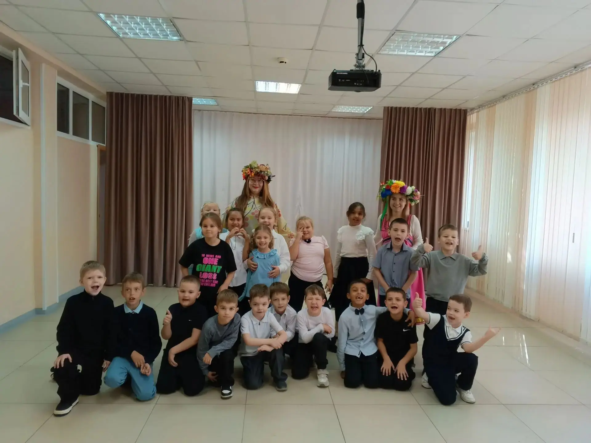 24 сентября ребята из 1 "А" класса побывали на празднике осени в развлекательном центре...