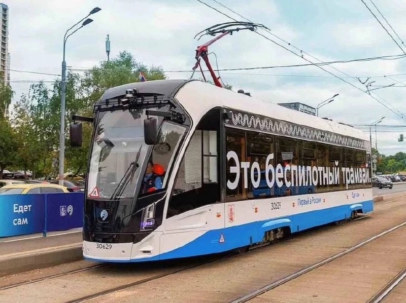 🚈 По Москве начал ездить особенный беспилотный «Львёнок»