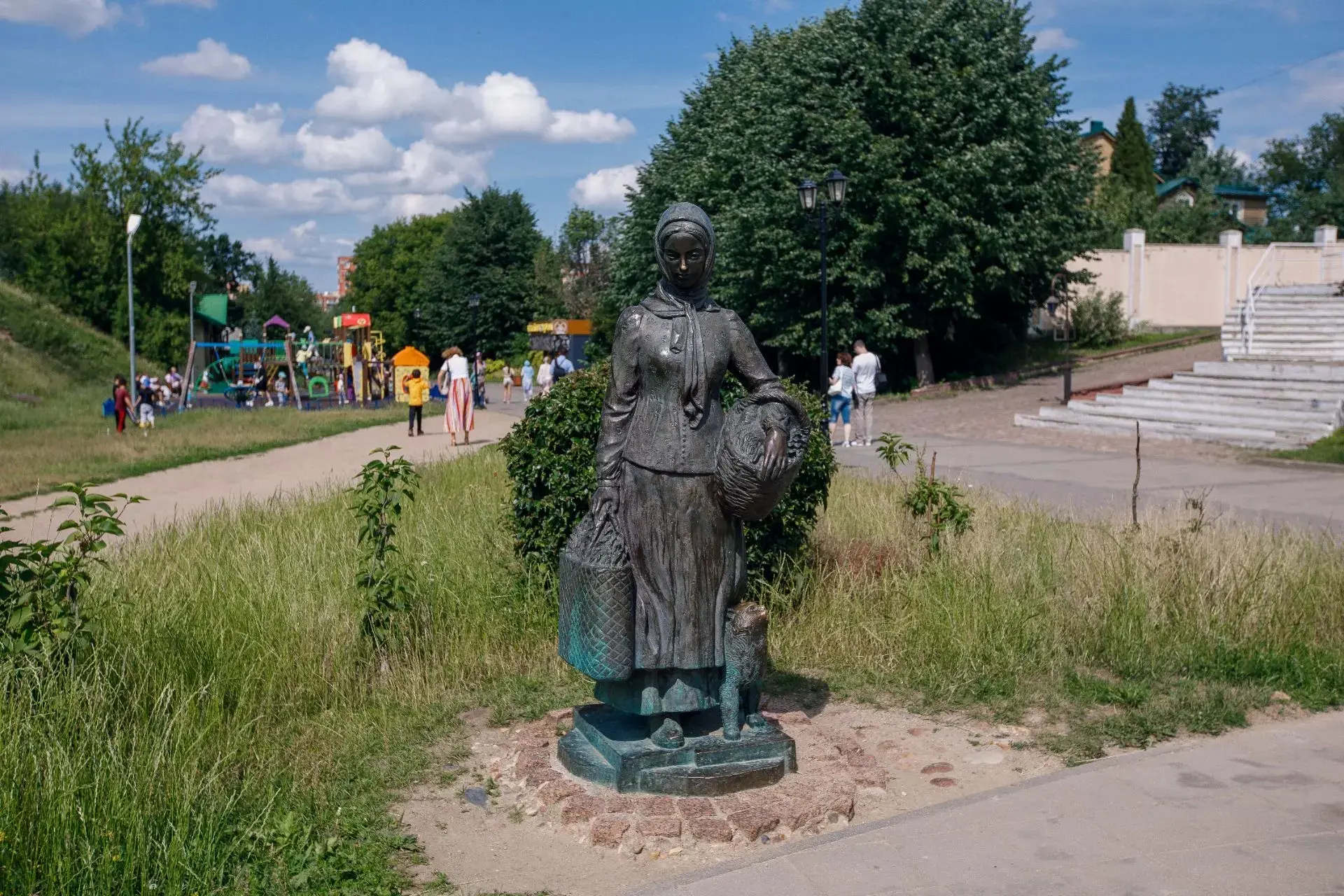 Сегодня в нашей еженедельной рубрике мы отправимся в Дмитров, где познакомим вас с памятником 👀«Ого