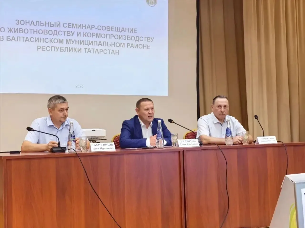Большие надои начинаются с правильного силоса: в Балтасях обсудили стратегию кормозагот...