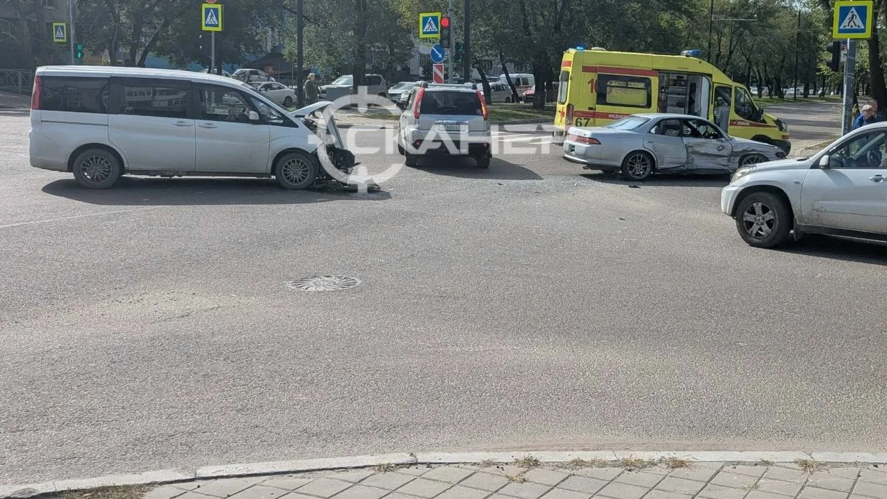 🚗 На перекрёстке Горького — Кузнечная столкнулись два автомобиля
