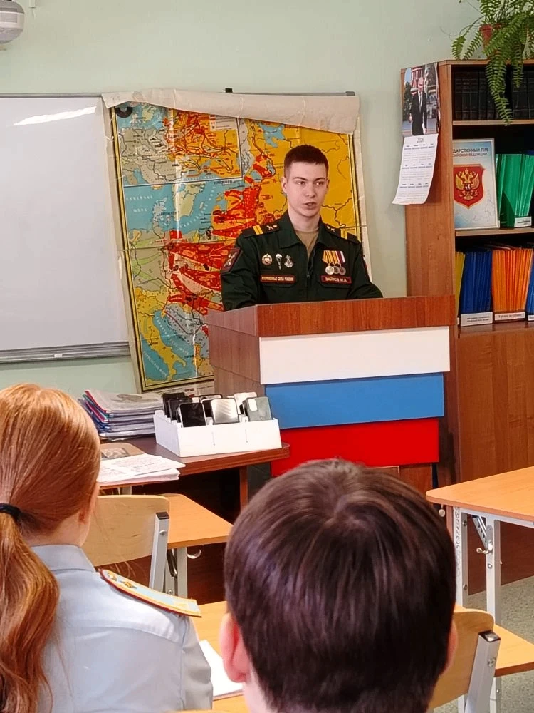5 марта 2026 года в нашей школе состоялась встреча с выпускником классов пожарно-спасательного профи