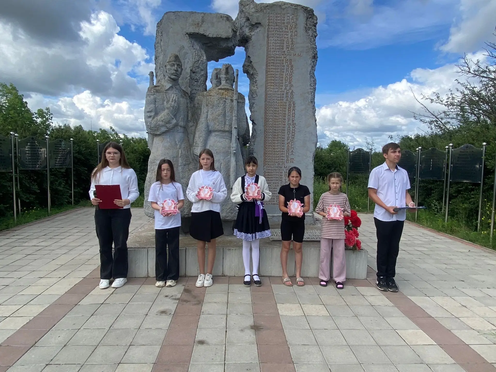 ⚡️ Как во Фроловском районе прошёл День памяти и скорби