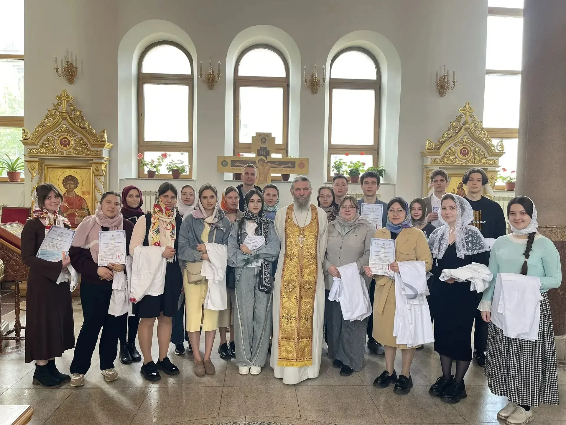 🙏 Освящение белых халатов и награды волонтёрам: в ЧГМА почтили память святителя Луки
 
В нашей акад