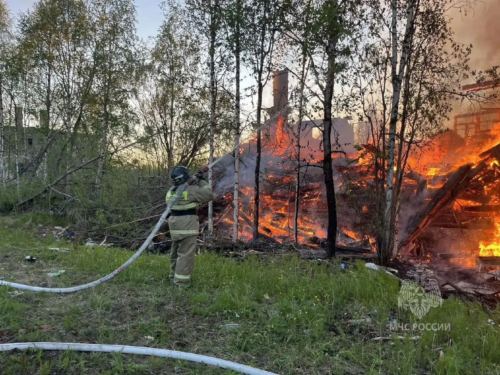 Оперативные итоги суток

Потушено 17 пожаров, погибших нет.

📌 В городе Игарке загорелось неэксплуа