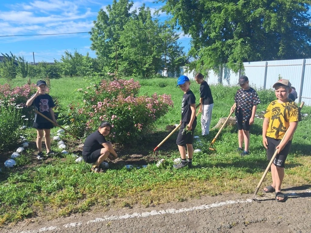 🌟Лето-прекрасная пора, каникулы, но в школе продолжается работа. 
♻️Ученики МОБУООШ 30 им. И.Я. Сал