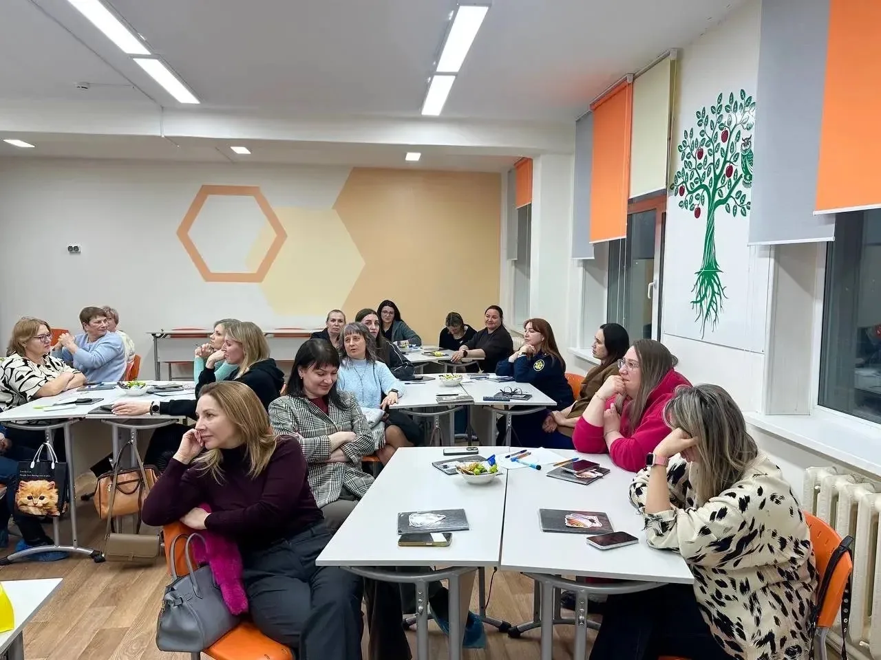🧑‍🧑‍🧒‍🧒Вот и пролетела череда родительских собраний, охватившая все классы с 1 по 11. Это всегда важ
