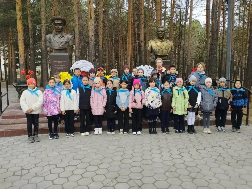 🎖️ Память, которую храним: как «Орлята России» отметили годовщину Победы  Ученики начальной школы пр