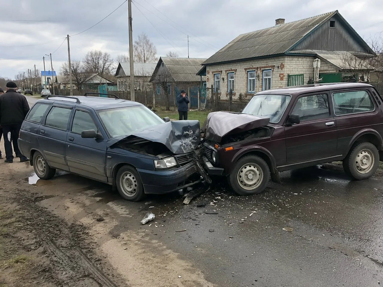 1 августа в деревне Каликино нетрезвый водитель на газели без госномеров совершил ДТП. ...