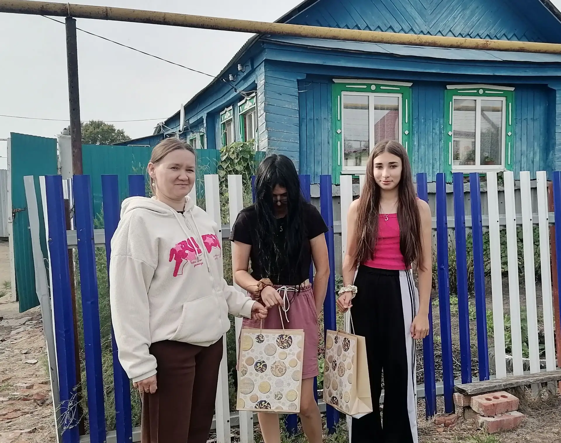 С Днем знаний! Пусть новый учебный год станет временем открытий, отличных оценок и новы...