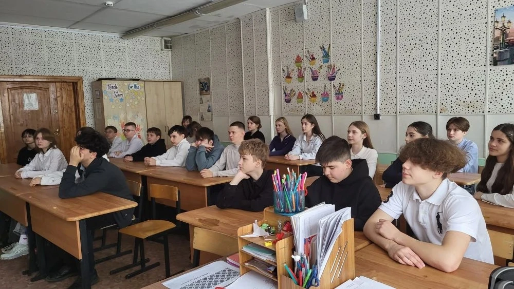 🇷🇺 В НАШЕЙ ШКОЛЕ ПРОШЛИ «РАЗГОВОРЫ О ВАЖНОМ» 🇷🇺  🗓 Сегодня ученики вместе с классными руководителями