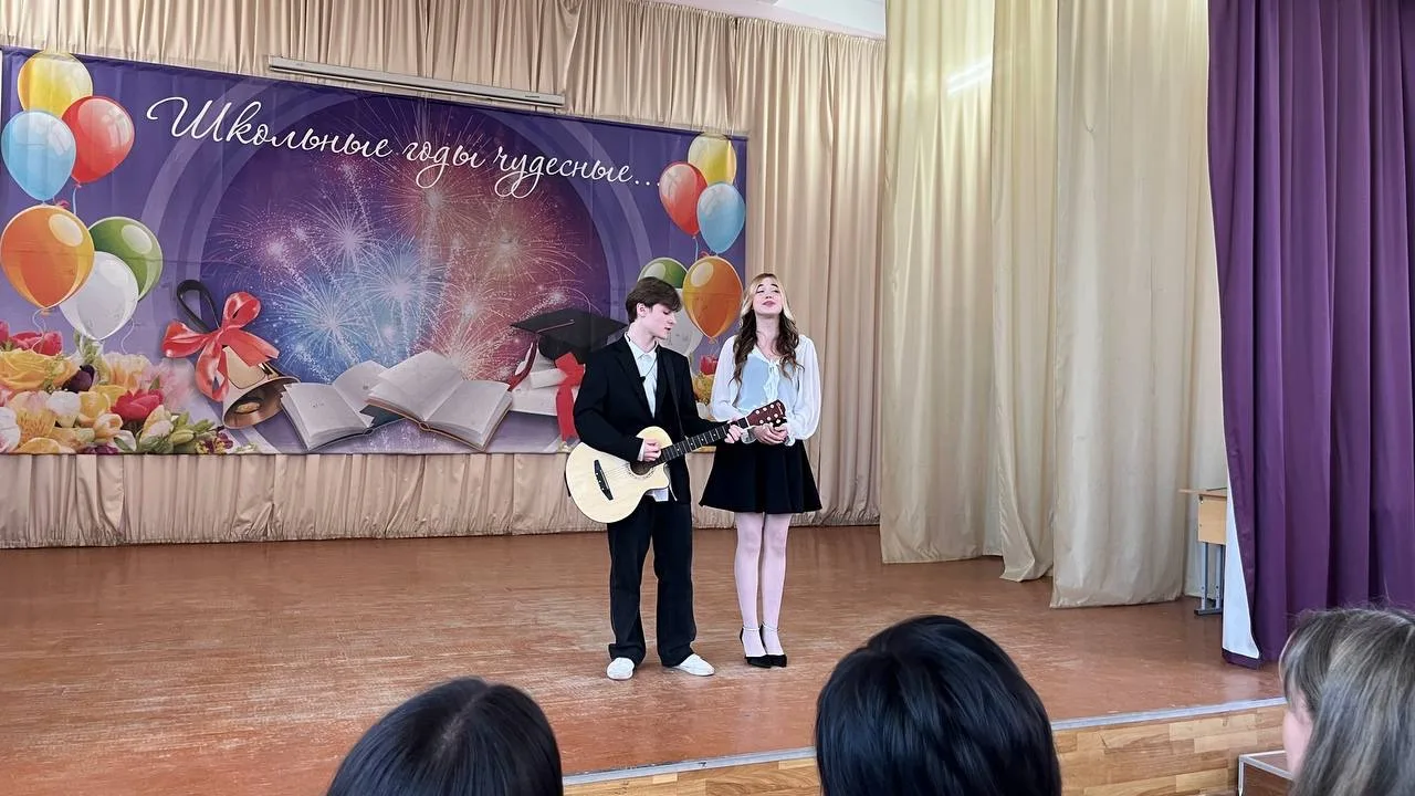 🌸 Сегодня в нашей школе прошел традиционный концерт, посвященный 8 Марта!   ⭐️ Ученики подготовили я