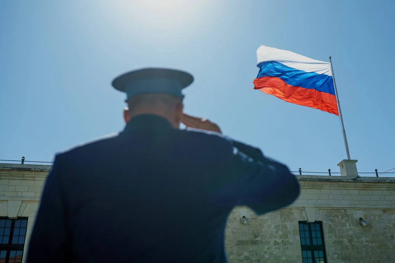 Дорогие друзья, боевые братья и сёстры!
Поздравляем вас с Днём России!

Для каждого из нас Родина – 