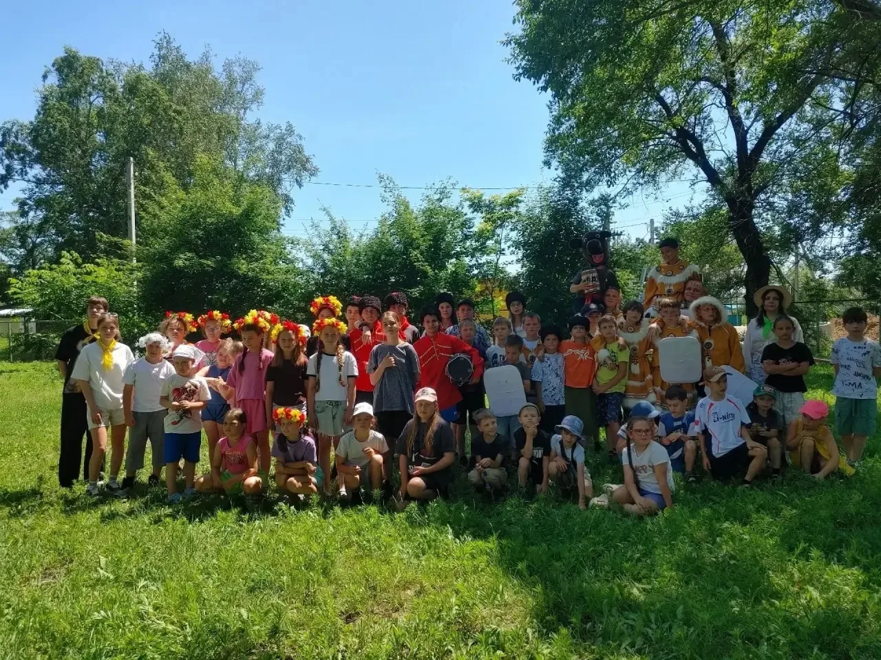 Вторая смена проходит в пришкольных лагерях Октябрьского района