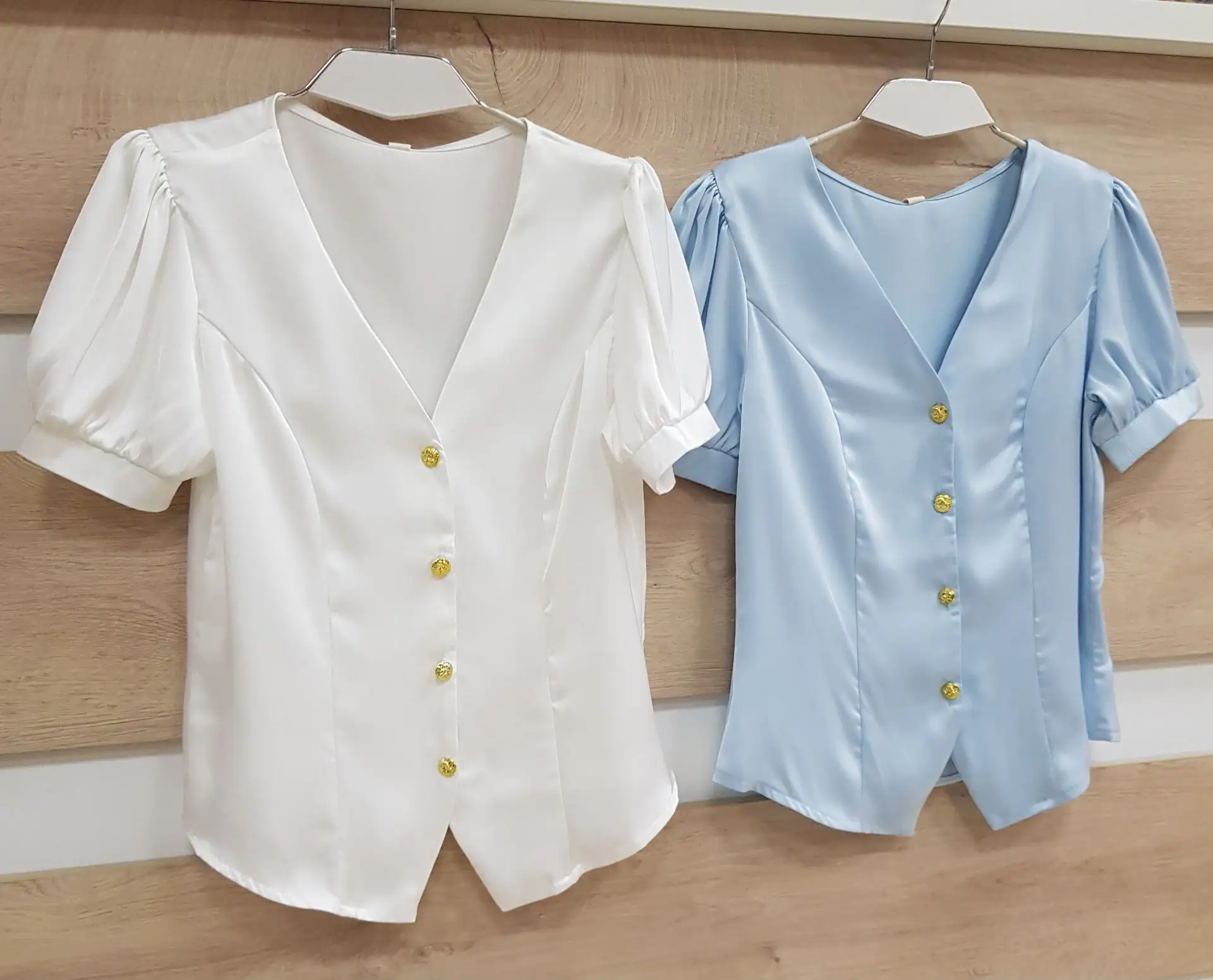 тонкий, мягкий атлас🩷 пуговицы рабочие
- размеры: S M L XL
- стоимость 2300 р.