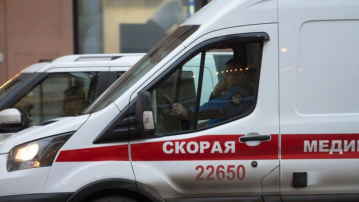 ВСУ ударили по гражданскому автомобилю в ЛНР, погибла 16-летняя девушка