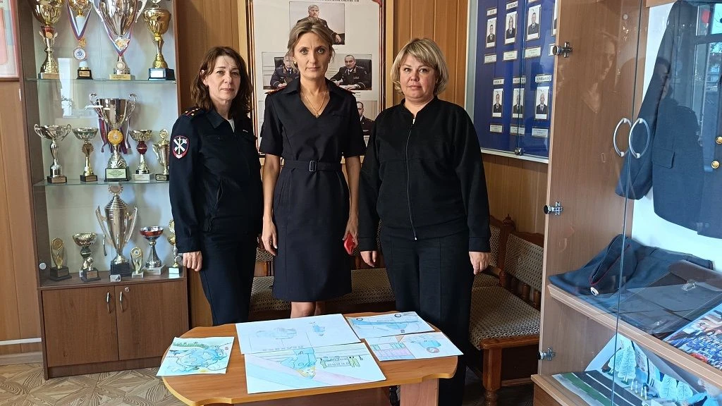 🎨В ОМВД России «Шаховской» подвели итоги конкурса рисунков «Мои родители работают в по...