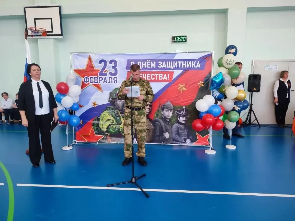 Смотр строя и песни среди учащихся 8–11 классов!   Результаты соревнования: 🥇 1 место — 10 класс 🥈 2