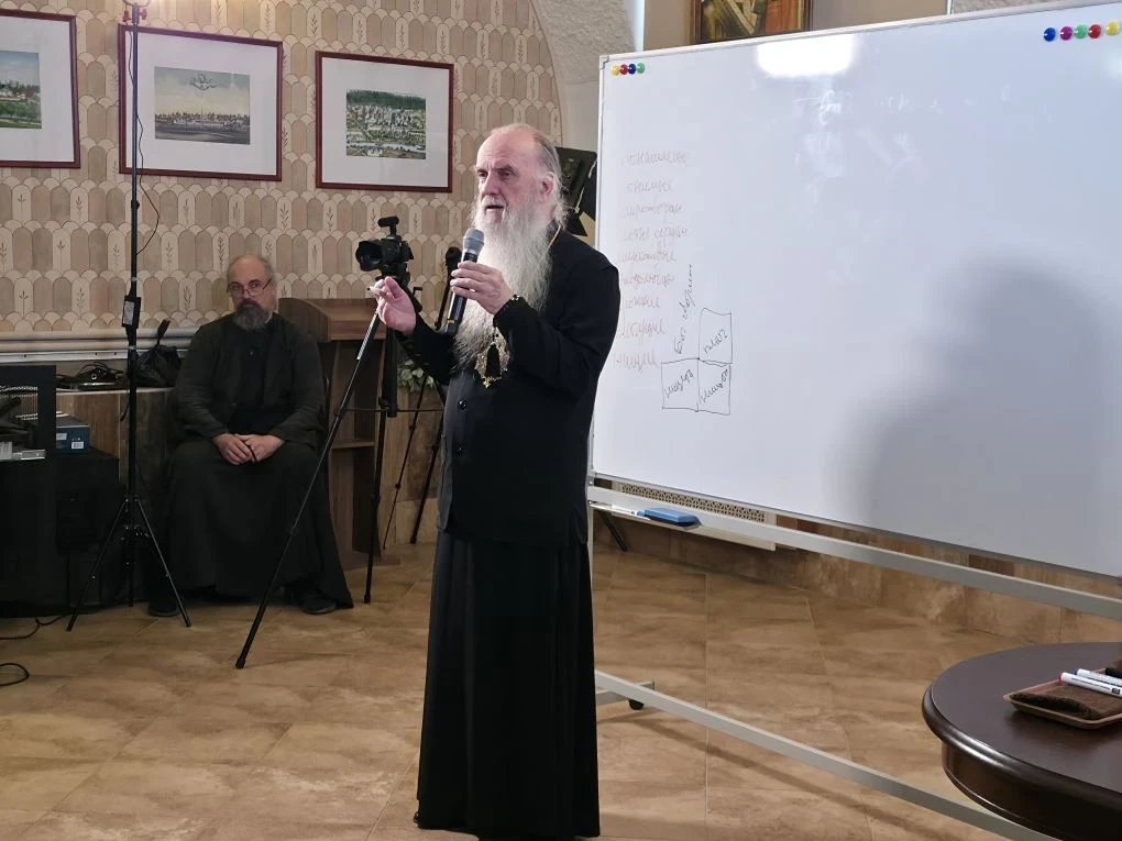 🕊️ ОПТИНСКИЙ СЕМИНАР
В рамках реализации проекта «Здоровый человек — богатство страны» настоятель Г
