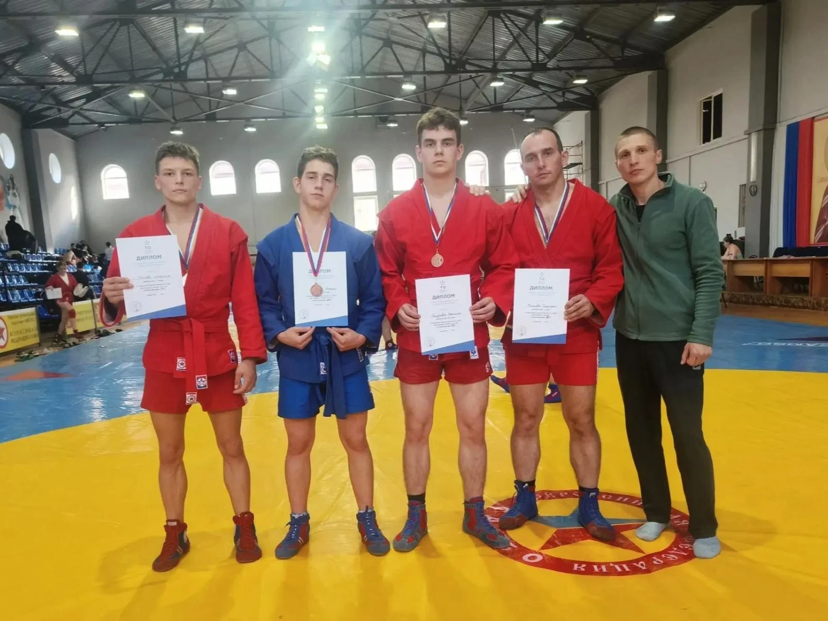 Кашинские самбисты завоевали медали на областном чемпионате в Ржеве 🏆