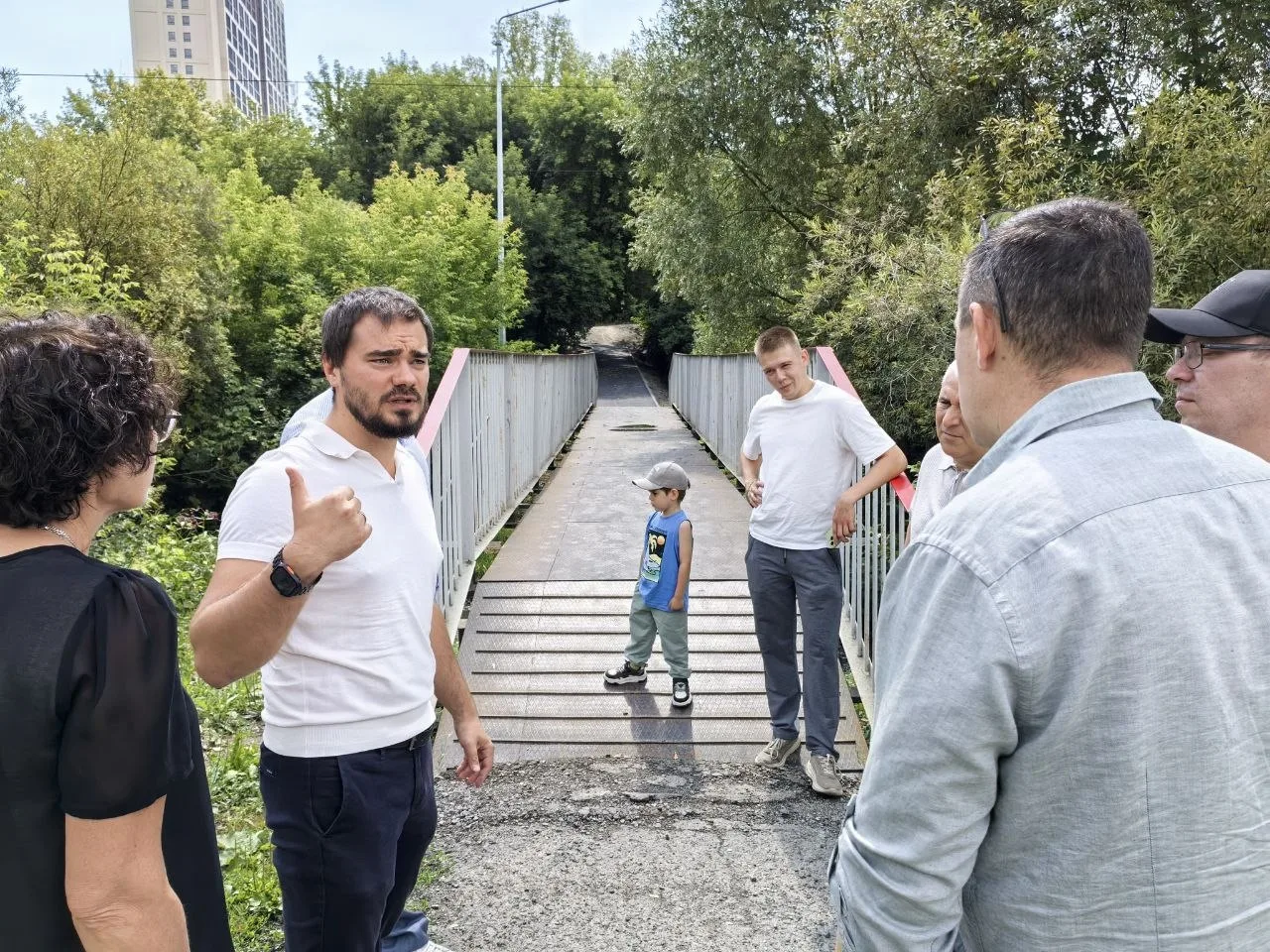 Пешеходной маршрут ребятишек с Лебедевки в Школу №100 стал чуточку безопаснее🙏🏻