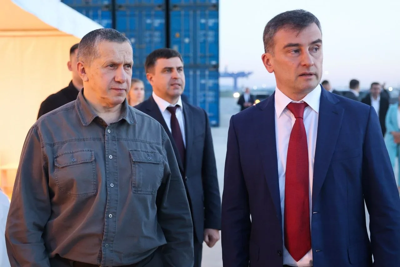 Полпред президента в ДФО проверил строительство «сухого порта» в Артёмовском городском ...