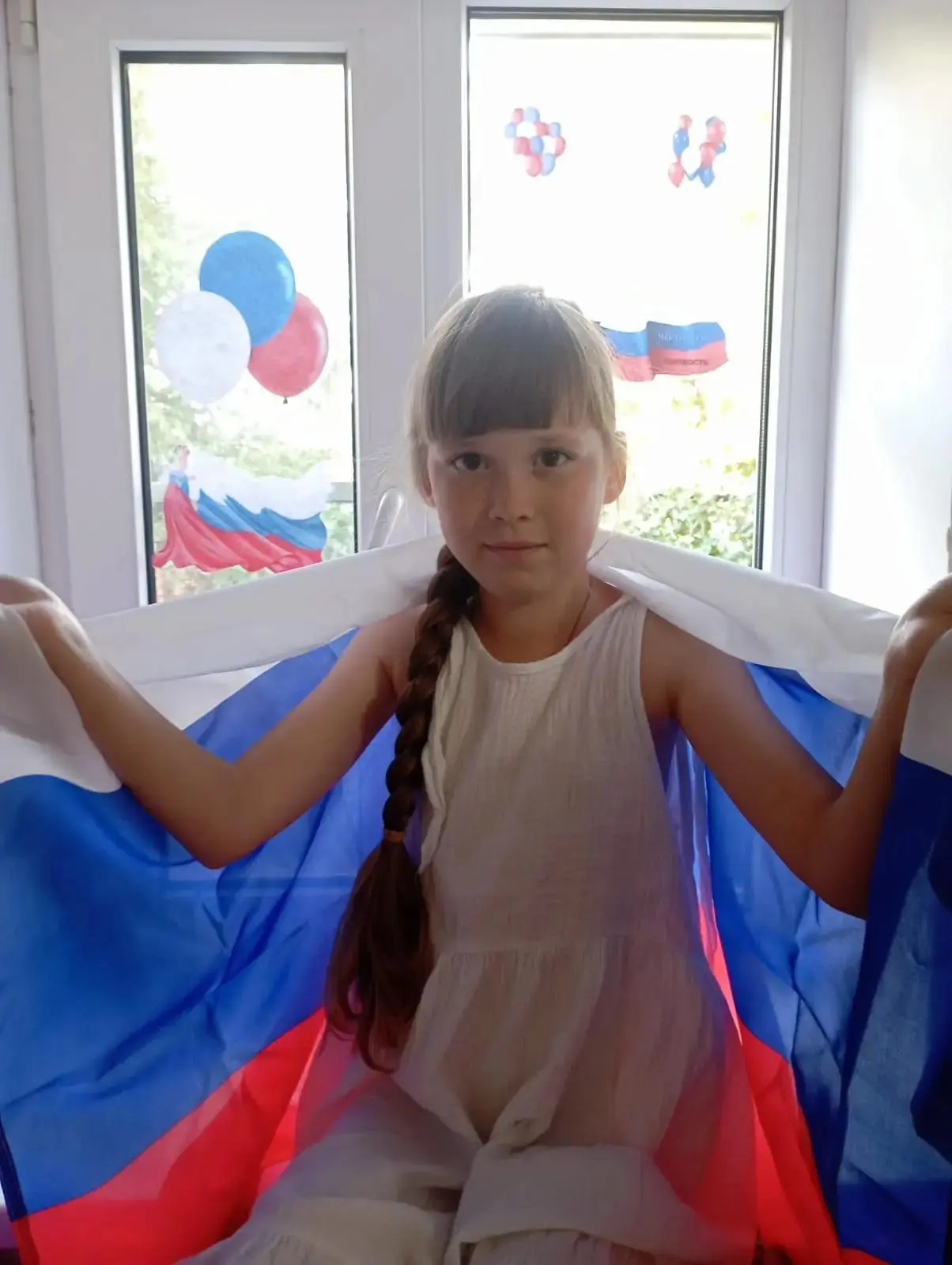Флаг России реет над нашими городами и селами, напоминая о том, что любовь к Отечеству,...
