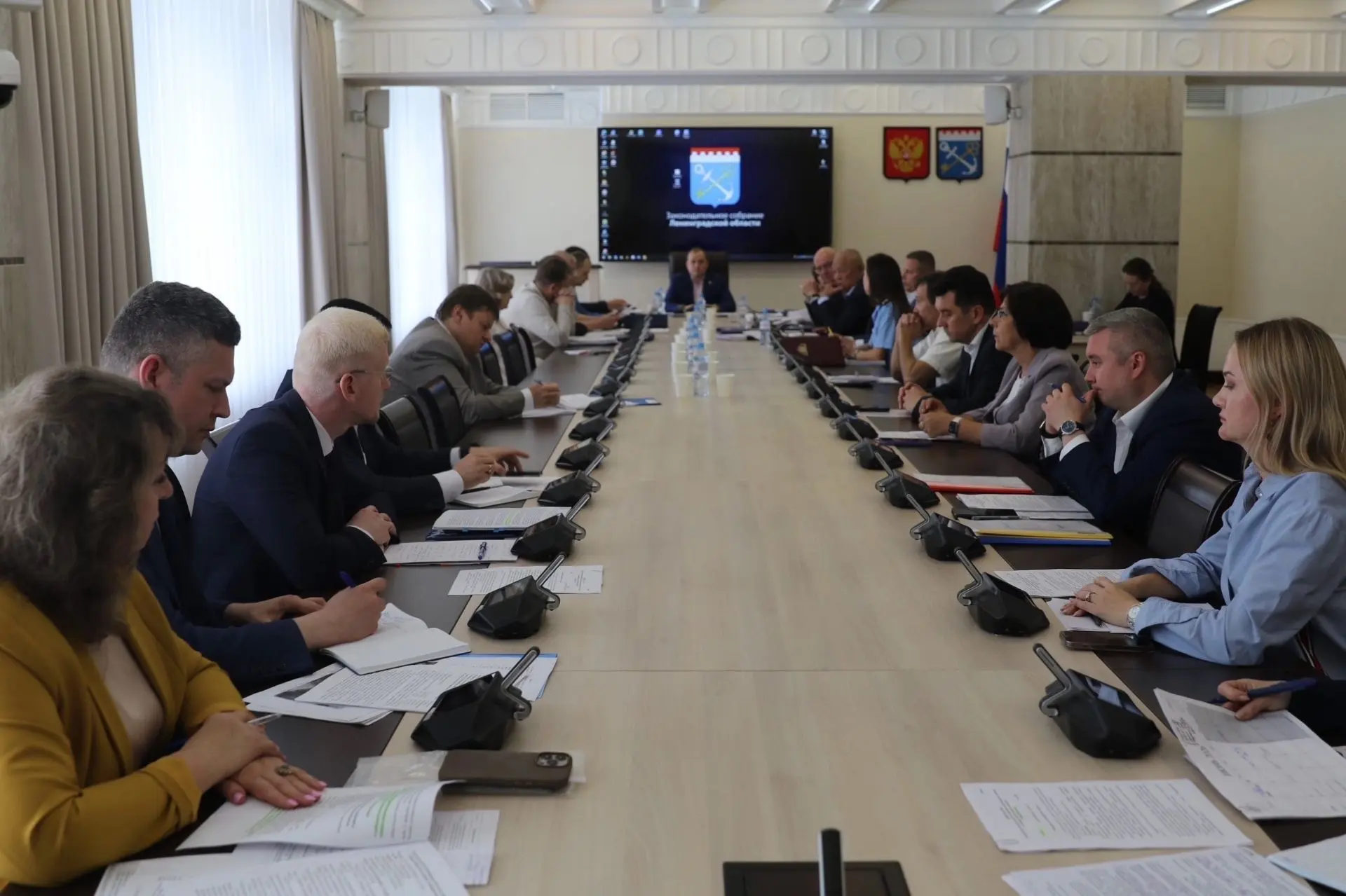 Депутаты Законодательного собрания Ленинградской области подняли вопрос о критической ситуации с вод