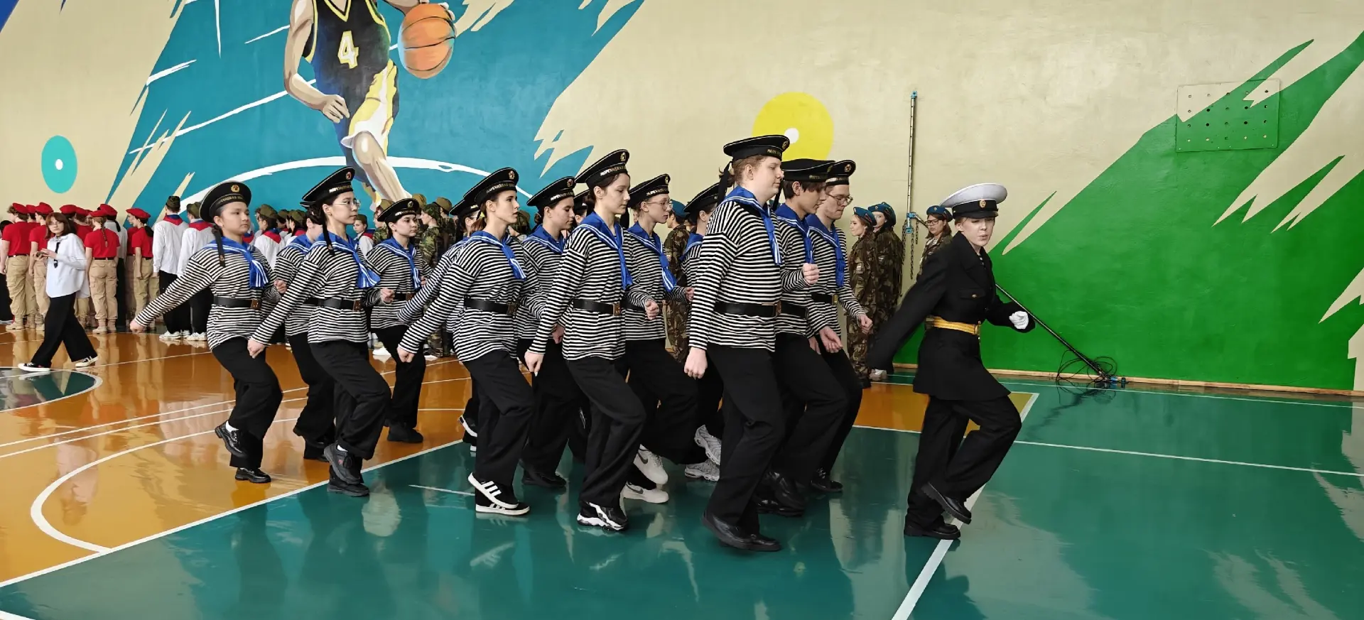 Февраль традиционно посвящен патриотическому воспитанию. В нашей школе есть добрая традиция, которая