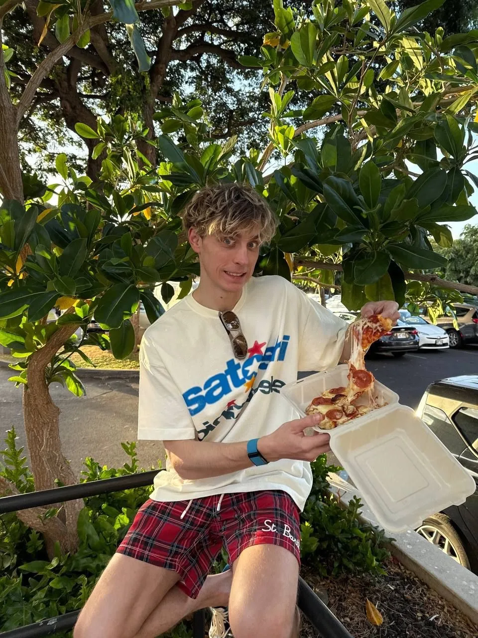 Любите пиццу? 🍕 

❤️, если да

ВЛАД А4