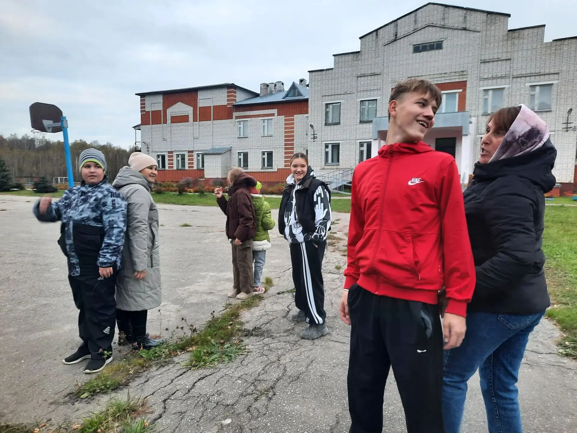 💖Нашим ребятам очень нравится проводить время на улице. Сегодня они с удовольствием иг...
