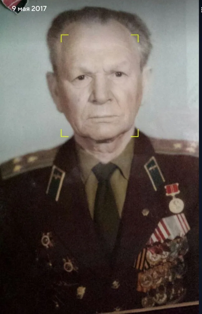 Это мой прадед. Я никогда его не встречал, но для меня важно, что он есть.