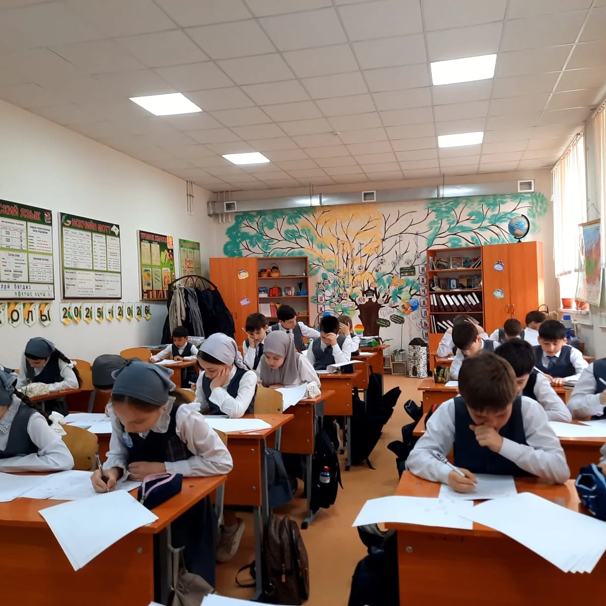 В 4-х классах МБОУ "СОШ №10" г. Грозного проведена Всероссийская проверочная работа по ...