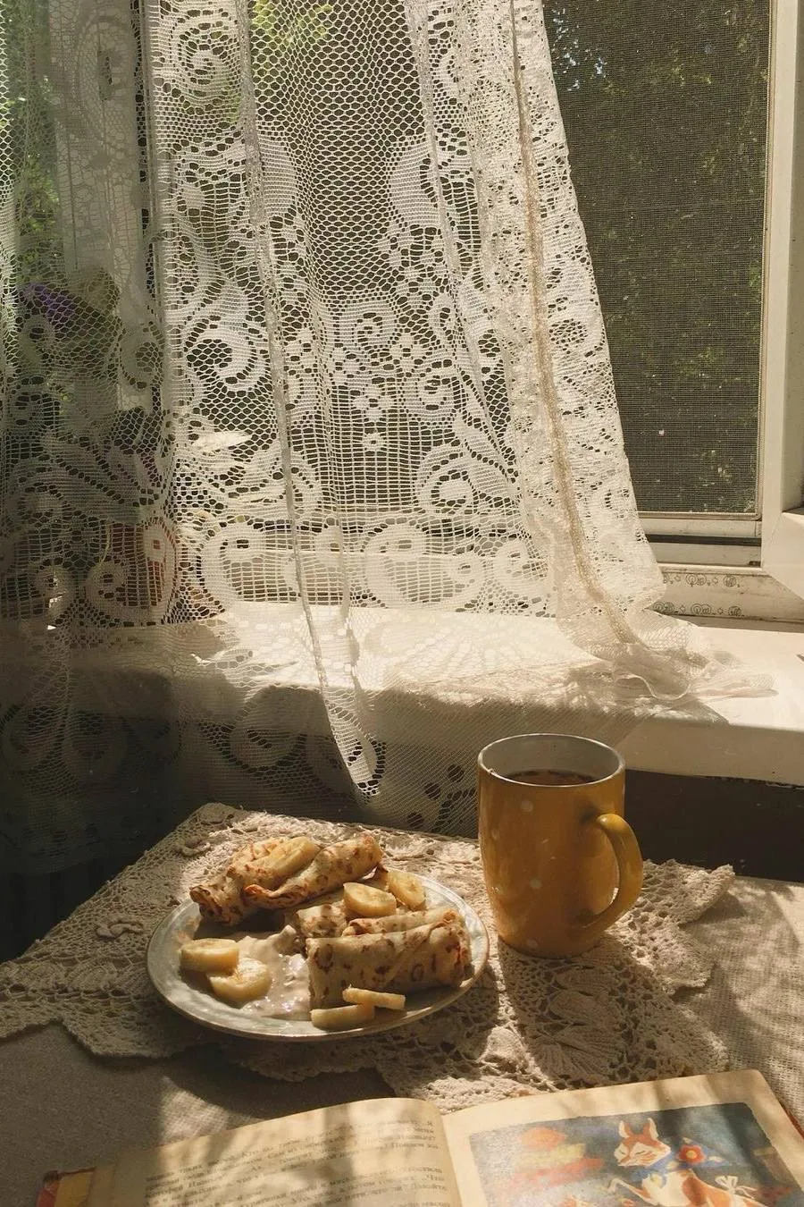 Доброе утро и доброго понедельника, дорогие 💛

Мы наконец-то прилетели в родной город (это был самы