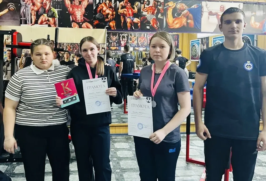 🔥💪 Турнир по армрестлингу в УУКЖТ — сила, воля и медали! 🏆🤜🤛  23 апреля состоялся турнир по армрестл