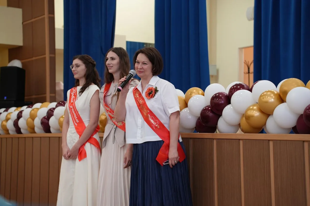 🎊 Прощай, начальная школа! Выпускной для учащихся четвертых классов! 🎊