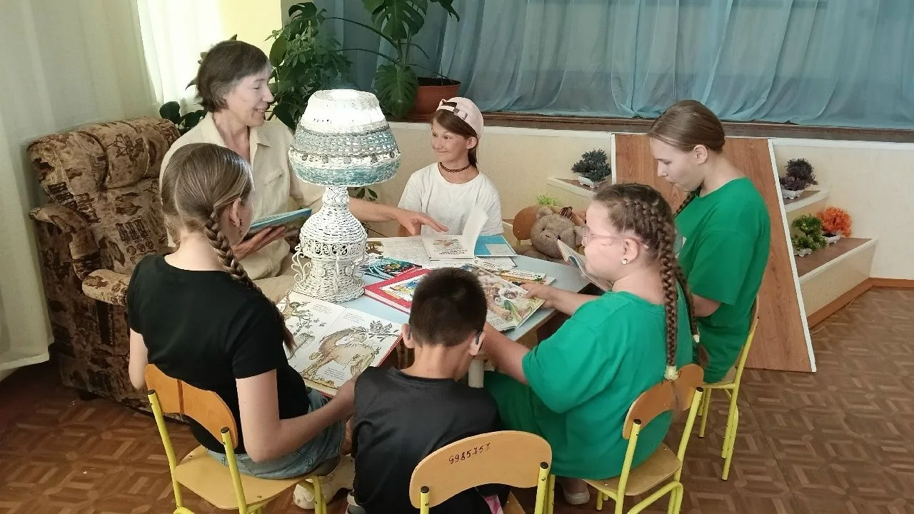 (6+)“У зеленого абажура”