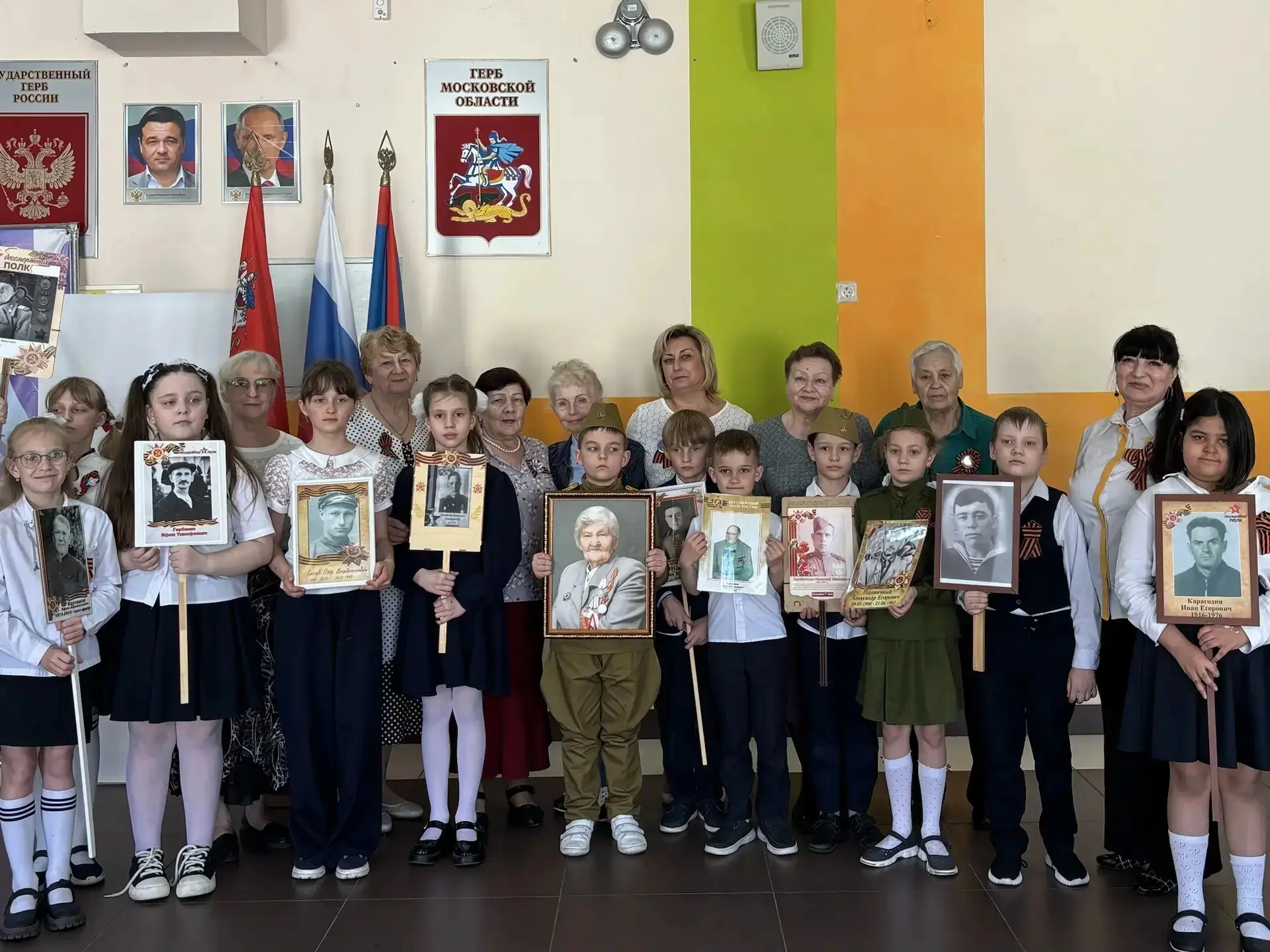 В нашем лицее прошла трогательная и очень значимая акция «Бессмертный полк» 🕊️  Это событие стало на
