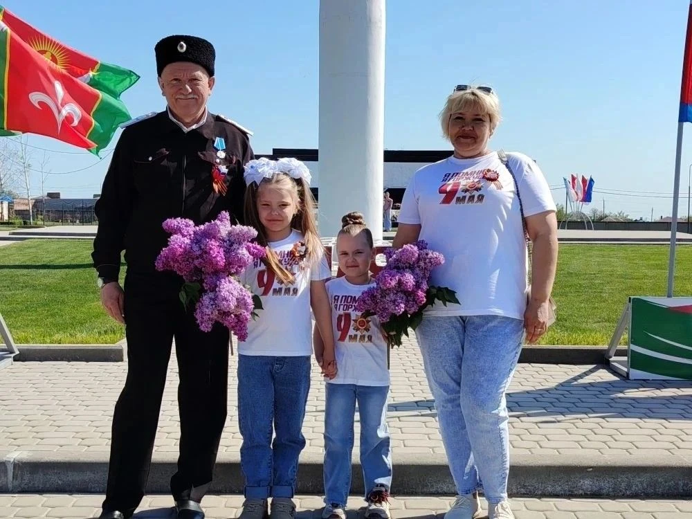 По традиции в День Победы коллектив нашего детского сада — сотрудники, воспитанники и и...
