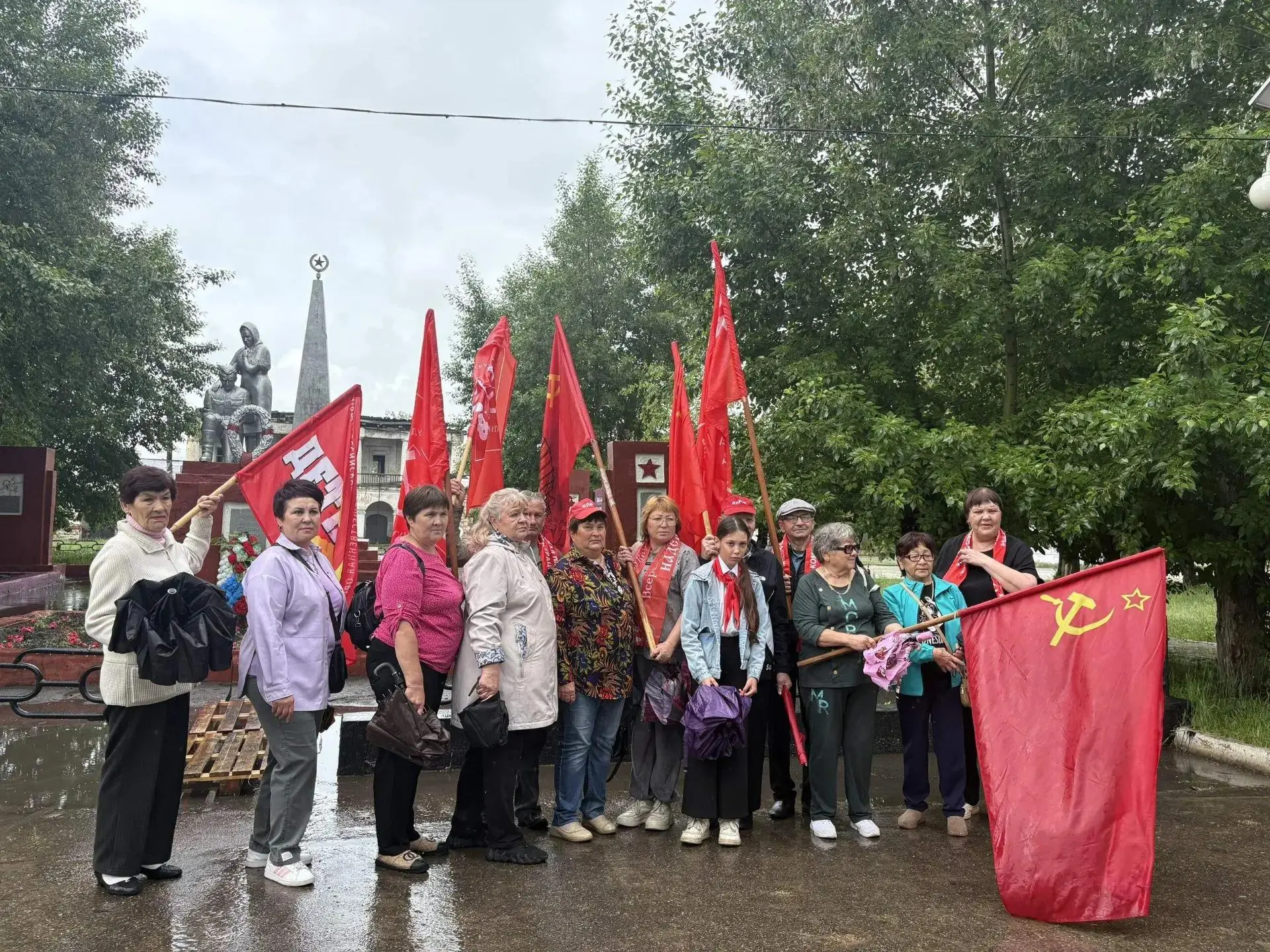Непогода не властна над памятью: в Нерчинске прошёл митинг, посвящённый Дню памяти и скорби

Сегодня