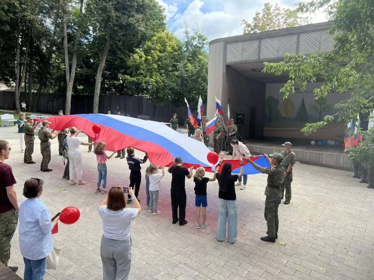 22 августа – День флага России 🇷🇺