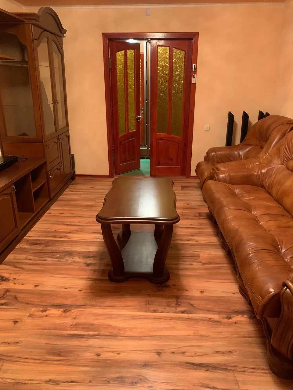 ID: 1917150
Снижение цены
Продаётся просторная 3-комнатная квартира (78 м²) г.Луганск квартал Волков