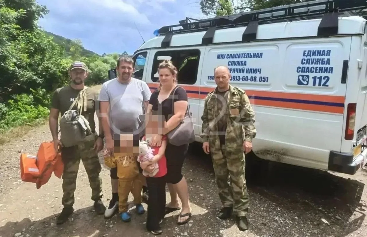 Семья с двумя детьми оказалась в водяной ловушке

В селе Фанагорийском резко поднялся уровень воды. 