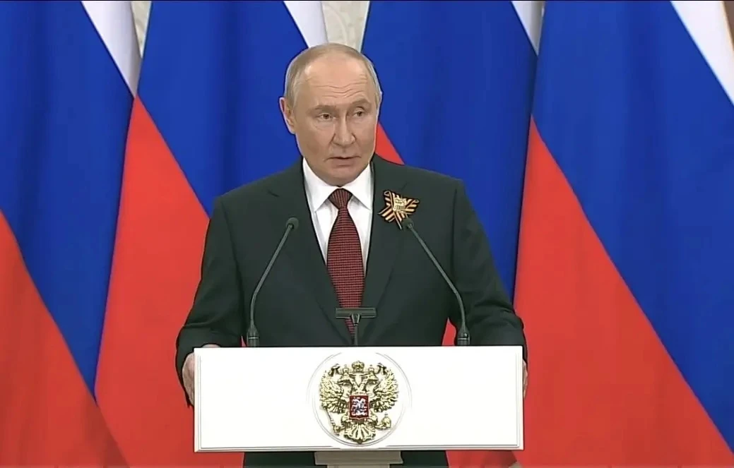 Сегодня посмотрел ответы нашего Президента Владимира Владимировича Путина на вопросы жу...